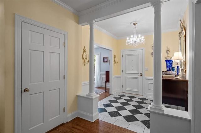 4 Le Mans Court, Prairie Village, KS 66208