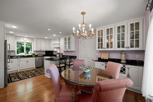 4 Le Mans Court, Prairie Village, KS 66208