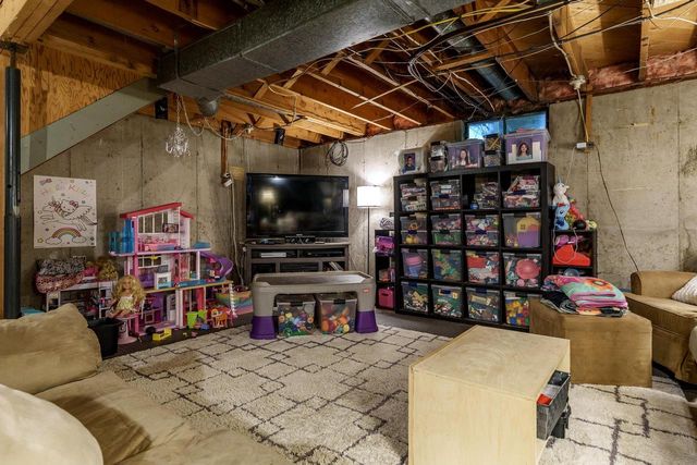 2530 Sunset Drive, Beloit, WI 53511
