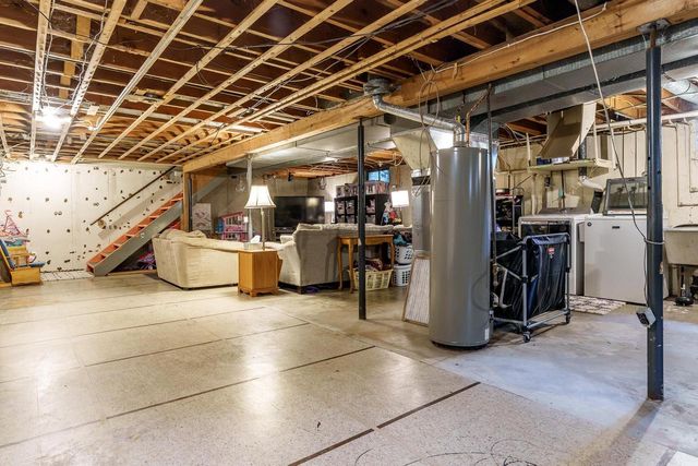 2530 Sunset Drive, Beloit, WI 53511