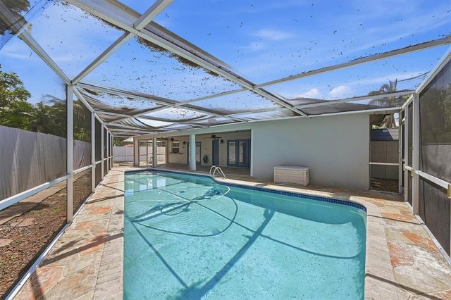 5831 NW 56TH Place, Tamarac, FL 33319