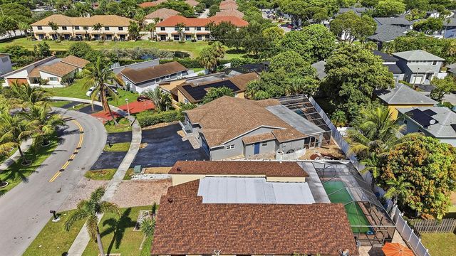 5831 NW 56TH Place, Tamarac, FL 33319