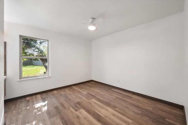 5701 Guildwood Drive, Arlington, TX 76017