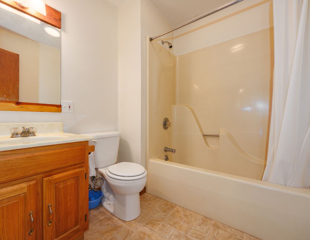 Image 15 of property listing at 4685 Keller Road, Iuka, IL 62849