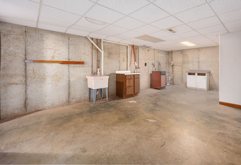 Image 20 of property listing at 4685 Keller Road, Iuka, IL 62849