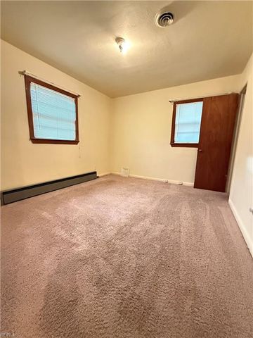 504 Eisenhower CIR, Portsmouth, VA 23701