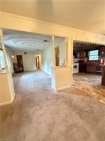 504 Eisenhower CIR, Portsmouth, VA 23701