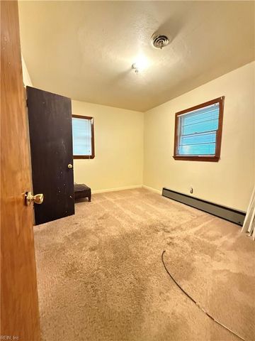 504 Eisenhower CIR, Portsmouth, VA 23701