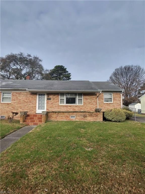 504 Eisenhower CIR, Portsmouth, VA 23701