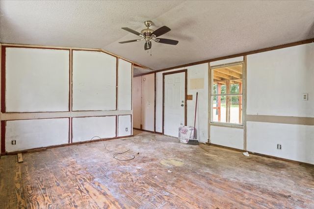 2900 Jack Branch Rd, Waverly, TN 37185