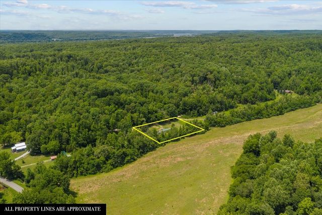 2900 Jack Branch Rd, Waverly, TN 37185