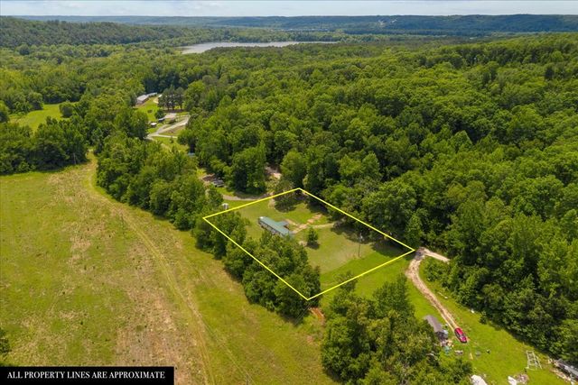 2900 Jack Branch Rd, Waverly, TN 37185