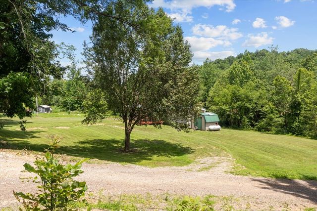 2900 Jack Branch Rd, Waverly, TN 37185