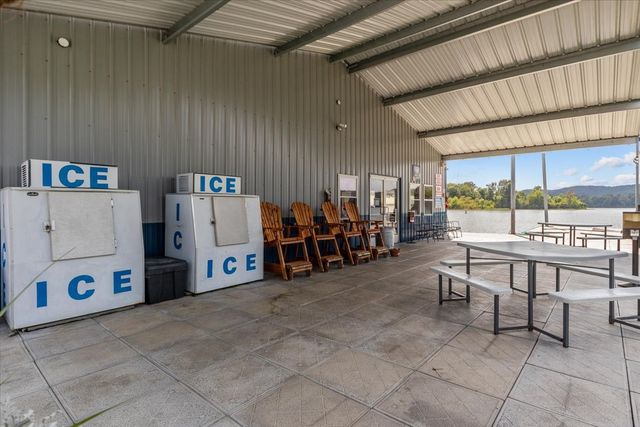 2900 Jack Branch Rd, Waverly, TN 37185