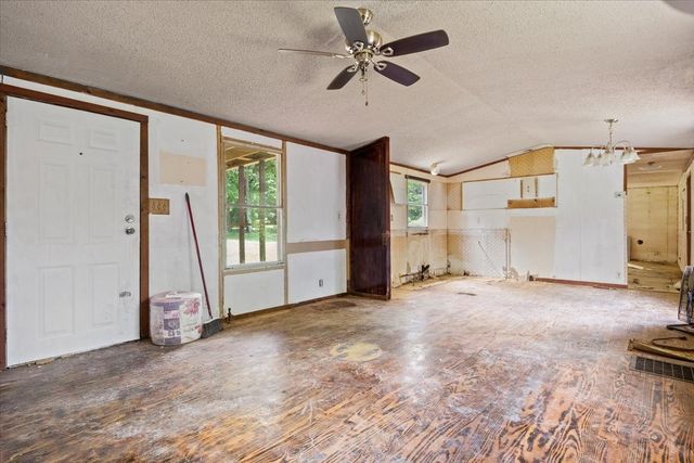 2900 Jack Branch Rd, Waverly, TN 37185