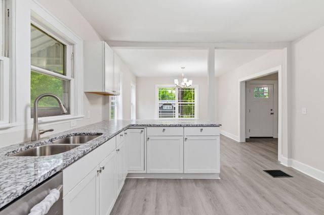 305 S Irwin St, Manchester, TN 37355