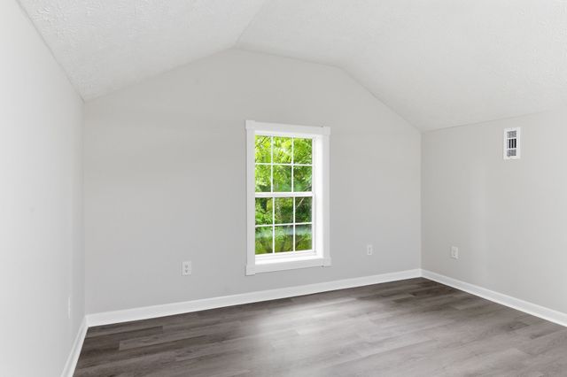 305 S Irwin St, Manchester, TN 37355