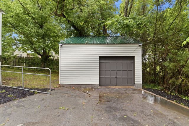 305 S Irwin St, Manchester, TN 37355