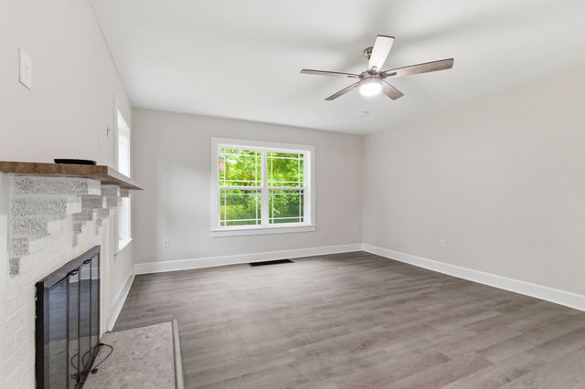 305 S Irwin St, Manchester, TN 37355