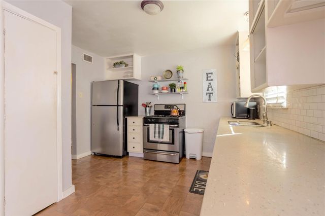 1903 Dale Place, Irving, TX 75061