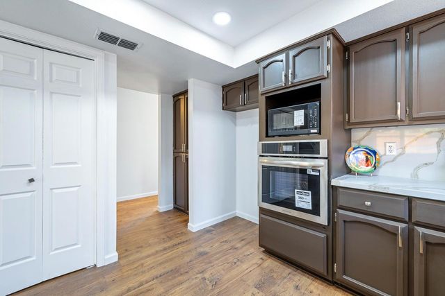 909 Barnett Way, Madera, CA 93637