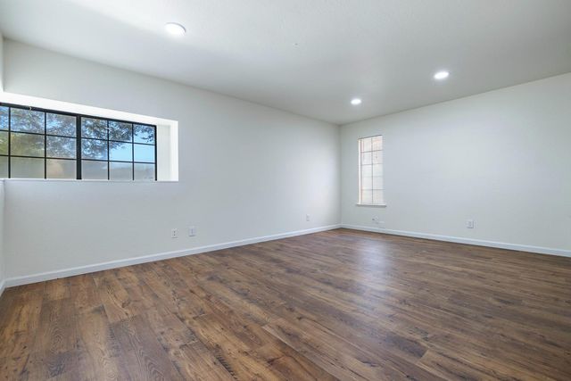 909 Barnett Way, Madera, CA 93637