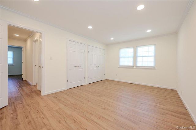 95 Aspen Drive E, Woodbury, NY 11797