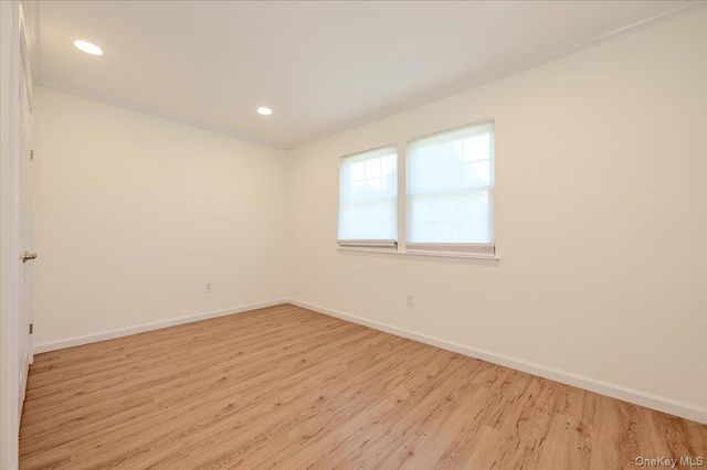 95 Aspen Drive E, Woodbury, NY 11797