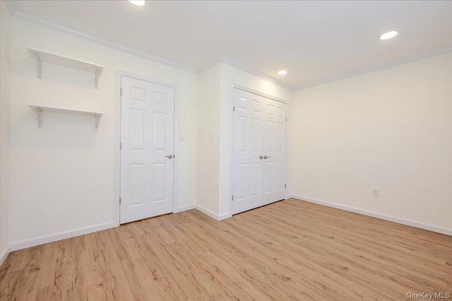 95 Aspen Drive E, Woodbury, NY 11797