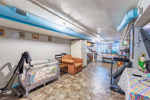 8119 S Escanaba Avenue, Chicago, IL 60617