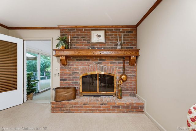 2593 Hounds Chase Drive, Troy, MI 48098