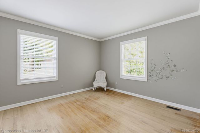 2593 Hounds Chase Drive, Troy, MI 48098