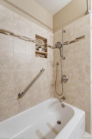 2593 Hounds Chase Drive, Troy, MI 48098