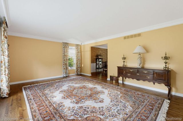 2593 Hounds Chase Drive, Troy, MI 48098