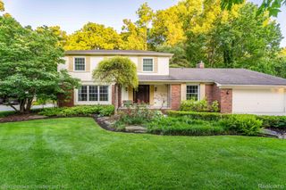 2593 Hounds Chase Drive, Troy, MI 48098