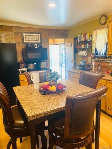 24775 Cunningham Avenue, Warren, MI 48091