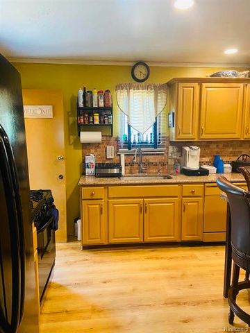 24775 Cunningham Avenue, Warren, MI 48091