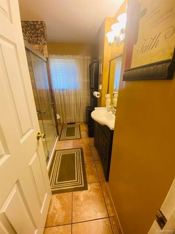 24775 Cunningham Avenue, Warren, MI 48091