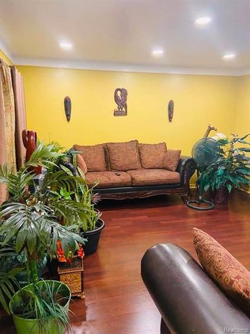 24775 Cunningham Avenue, Warren, MI 48091