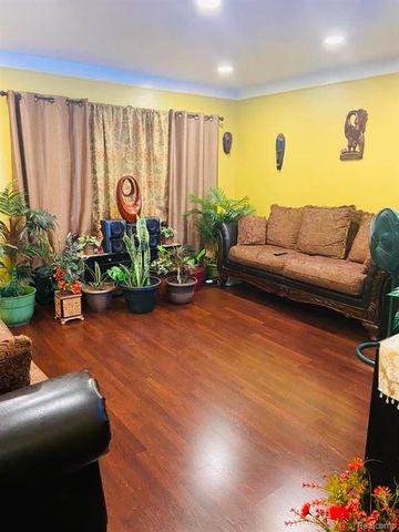 24775 Cunningham Avenue, Warren, MI 48091