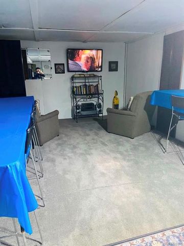 24775 Cunningham Avenue, Warren, MI 48091