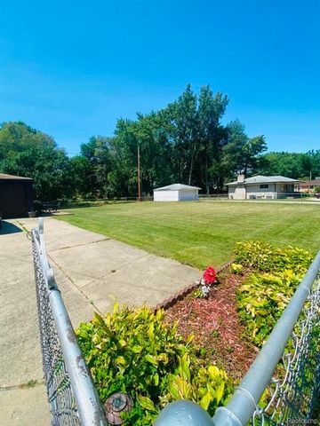 24775 Cunningham Avenue, Warren, MI 48091