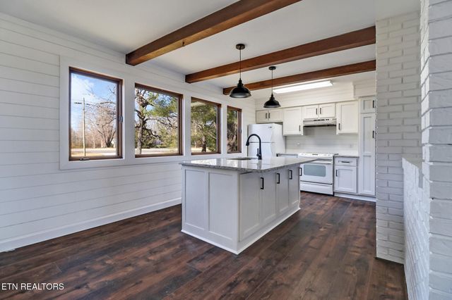 1651 Pennsylvania Ave, Jamestown, TN 38556