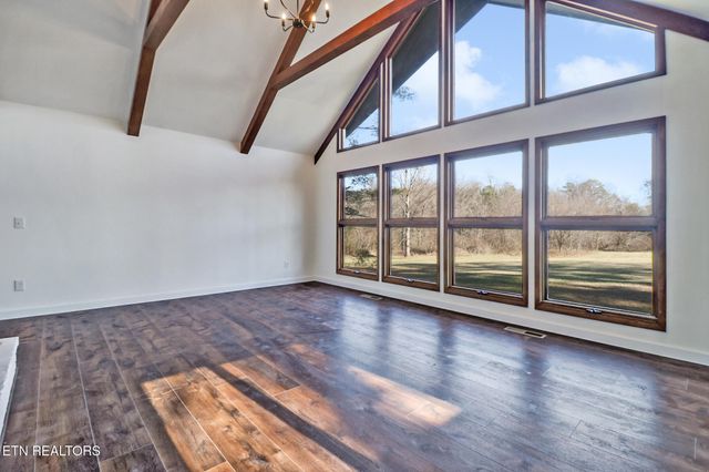 1651 Pennsylvania Ave, Jamestown, TN 38556