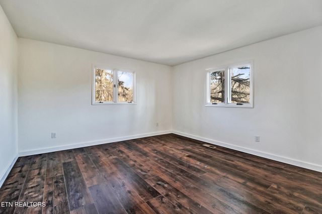 1651 Pennsylvania Ave, Jamestown, TN 38556