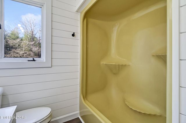 1651 Pennsylvania Ave, Jamestown, TN 38556