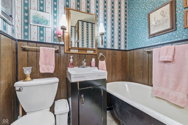 1101 E 10th Street, Anderson, IN 46012