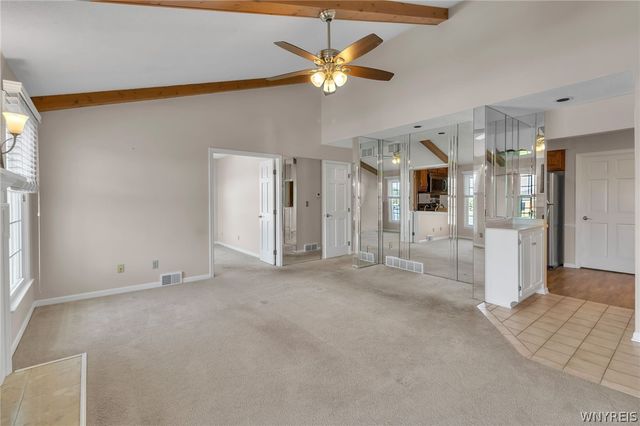660 Youngs Road E, Amherst, NY 14221