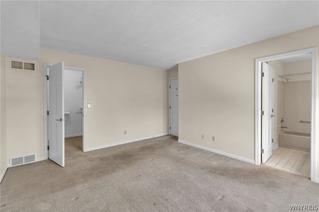 660 Youngs Road E, Amherst, NY 14221