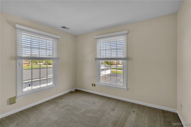 660 Youngs Road E, Amherst, NY 14221